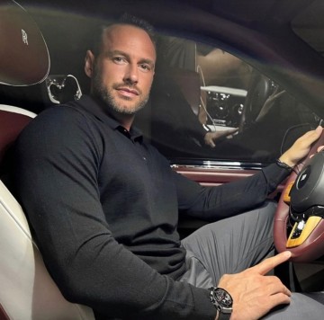 星空体育官网-太阳报：自称亿万富翁，一名商人声称正竞购切尔西多数股权