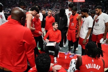 星空体育官方入口-3连败西部第9岌岌可危！开拓者未来5场：尼克斯骑士太阳&amp;两战灰熊